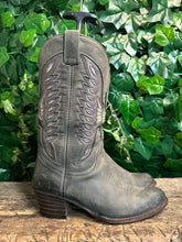 Afbeelding in Gallery-weergave laden, zo goed als nieuw mooie laars van Sendra maat 38