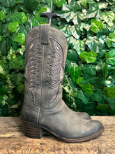 Afbeelding in Gallery-weergave laden, zo goed als nieuw mooie laars van Sendra maat 38
