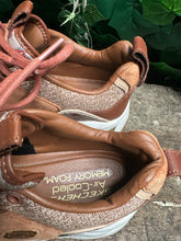Afbeelding in Gallery-weergave laden, Bijna Nieuwe sneakers van Skechers maat 37