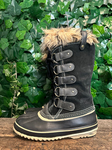 Bijna Nieuwe snowboots van Sorel maat 41,5