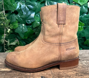 Bijna Nieuwe laars van Sendra maat 38