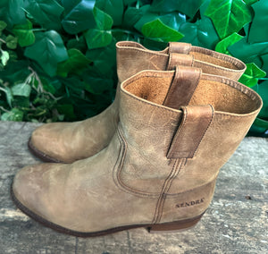 Bijna Nieuwe laars van Sendra maat 38