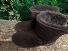 Afbeelding in Gallery-weergave laden, Nieuwe fitflop mukluk laarsje maat 37
