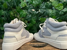 Afbeelding in Gallery-weergave laden, Nieuwe hoge sneakers van Blackstone maat 40