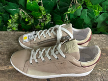 Afbeelding in Gallery-weergave laden, Nieuwe sneakers van AQA maat 42