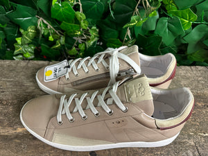 Nieuwe sneakers van AQA maat 42