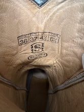 Afbeelding in Gallery-weergave laden, zo goed als nieuw mooie laars van Sendra maat 37