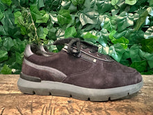 Afbeelding in Gallery-weergave laden, zo goed als nieuw sneakers van Hassia maat 40
