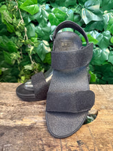 Afbeelding in Gallery-weergave laden, Bijna Nieuwe sandalen van Fitflop maat 38