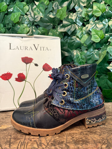 Bijna Nieuwe boots van Laura Vita maat 38
