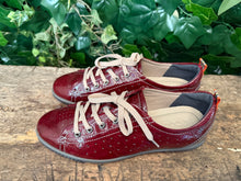 Afbeelding in Gallery-weergave laden, Nieuwe lakleren sneakers van Ecco maat 40
