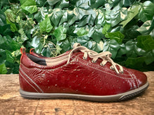 Afbeelding in Gallery-weergave laden, Nieuwe lakleren sneakers van Ecco maat 40