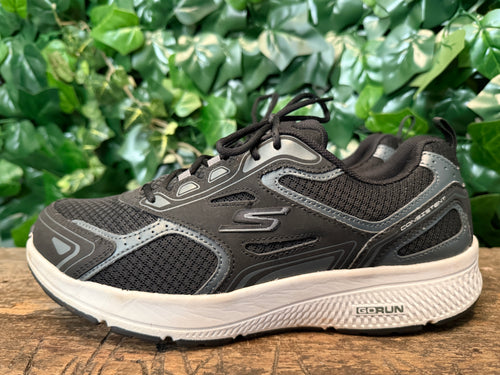 bijna Nieuwe sneakers van Skechers maat 42,5