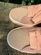 Afbeelding in Gallery-weergave laden, Nieuwe sneakers van puma maat 41