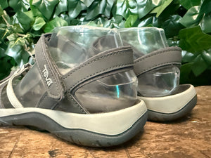 Bijna Nieuwe sandalen van Teva maat 42