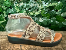 Afbeelding in Gallery-weergave laden, Nieuwe sandalen van Fitflop maat 36