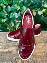 Afbeelding in Gallery-weergave laden, Nieuwe lakleren instappers van Fitflop maat 38