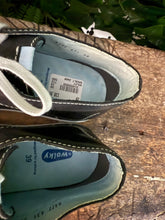 Afbeelding in Gallery-weergave laden, Nieuwe sneakers van Wolky maat 39