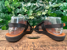 Afbeelding in Gallery-weergave laden, Bijna Nieuwe sandalen van Fitflop maat 38