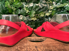 Afbeelding in Gallery-weergave laden, Bijna Nieuwe slippers van Fitflop maat 38