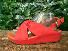 Afbeelding in Gallery-weergave laden, Bijna Nieuwe slippers van Fitflop maat 38