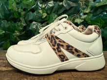 Afbeelding in Gallery-weergave laden, Bijna Nieuwe sneakers van Xsensible maat 38 (wijdte HX)