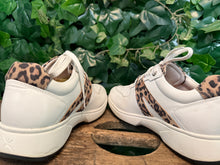 Afbeelding in Gallery-weergave laden, Bijna Nieuwe sneakers van Xsensible maat 38 (wijdte HX)