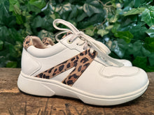 Afbeelding in Gallery-weergave laden, Bijna Nieuwe sneakers van Xsensible maat 38 (wijdte HX)