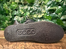 Afbeelding in Gallery-weergave laden, Nieuwe lakleren sneakers van Ecco maat 38