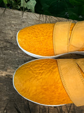 Afbeelding in Gallery-weergave laden, Nieuwe sneakers van Think maat 37,5