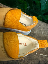 Afbeelding in Gallery-weergave laden, Nieuwe sneakers van Think maat 37,5
