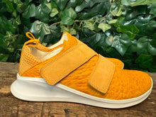 Afbeelding in Gallery-weergave laden, Nieuwe sneakers van Think maat 37,5