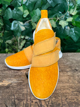 Afbeelding in Gallery-weergave laden, Nieuwe sneakers van Think maat 37,5