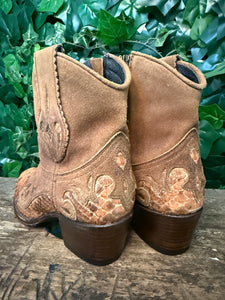 Bijna Nieuwe laarsjes met pythonleer van Sendra maat 36