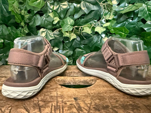 Nieuwe sandalen van Teva maat 37