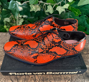 Bijna Nieuwe aparte veterschoen van Floris van Bommel 42,5
