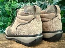Afbeelding in Gallery-weergave laden, Bijna Nieuwe hoge sneakers van Xsensible maat 39(wijdte G)