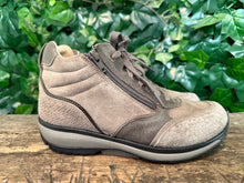Afbeelding in Gallery-weergave laden, Bijna Nieuwe hoge sneakers van Xsensible maat 39(wijdte G)