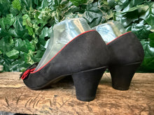Afbeelding in Gallery-weergave laden, Nieuwe vintage stijl pumps van Ruby Shoo maat 38