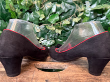 Afbeelding in Gallery-weergave laden, Nieuwe vintage stijl pumps van Ruby Shoo maat 38