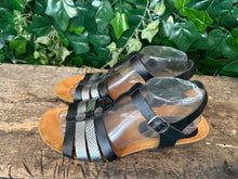 Afbeelding in Gallery-weergave laden, Bijna Nieuwe sandalen van Lina locchi maat 41