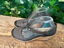 Afbeelding in Gallery-weergave laden, Bijna Nieuwe sandalen van Teva maat 39 (maat 8)