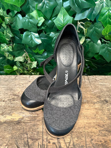Bijna Nieuwe sandalen van Teva maat 39 (maat 8)
