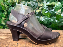 Afbeelding in Gallery-weergave laden, Nieuwe sandalen van Neosens maat 39