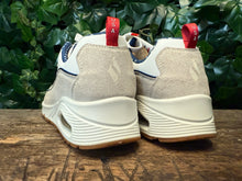 Afbeelding in Gallery-weergave laden, zo goed als nieuw sneaker van Skechers maat 41