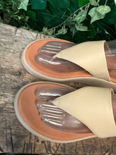 Afbeelding in Gallery-weergave laden, Nieuwe supermooie slippers van fitflop maat 39