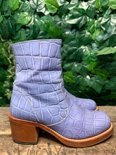 Afbeelding in Gallery-weergave laden, Bijna Nieuwe vintage blokhak laarsjes van Sendra maat 38