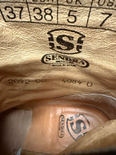 Afbeelding in Gallery-weergave laden, Bijna Nieuwe vintage blokhak laarsjes van Sendra maat 38