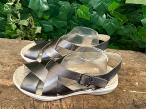 Gewoon Nieuwe sandalen van Xsensible maat 43(wijdte G)