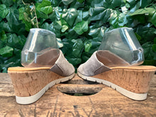 Afbeelding in Gallery-weergave laden, Bijna Nieuwe muilen/sandalen van Gabor maat 40,5 (wijdte G)